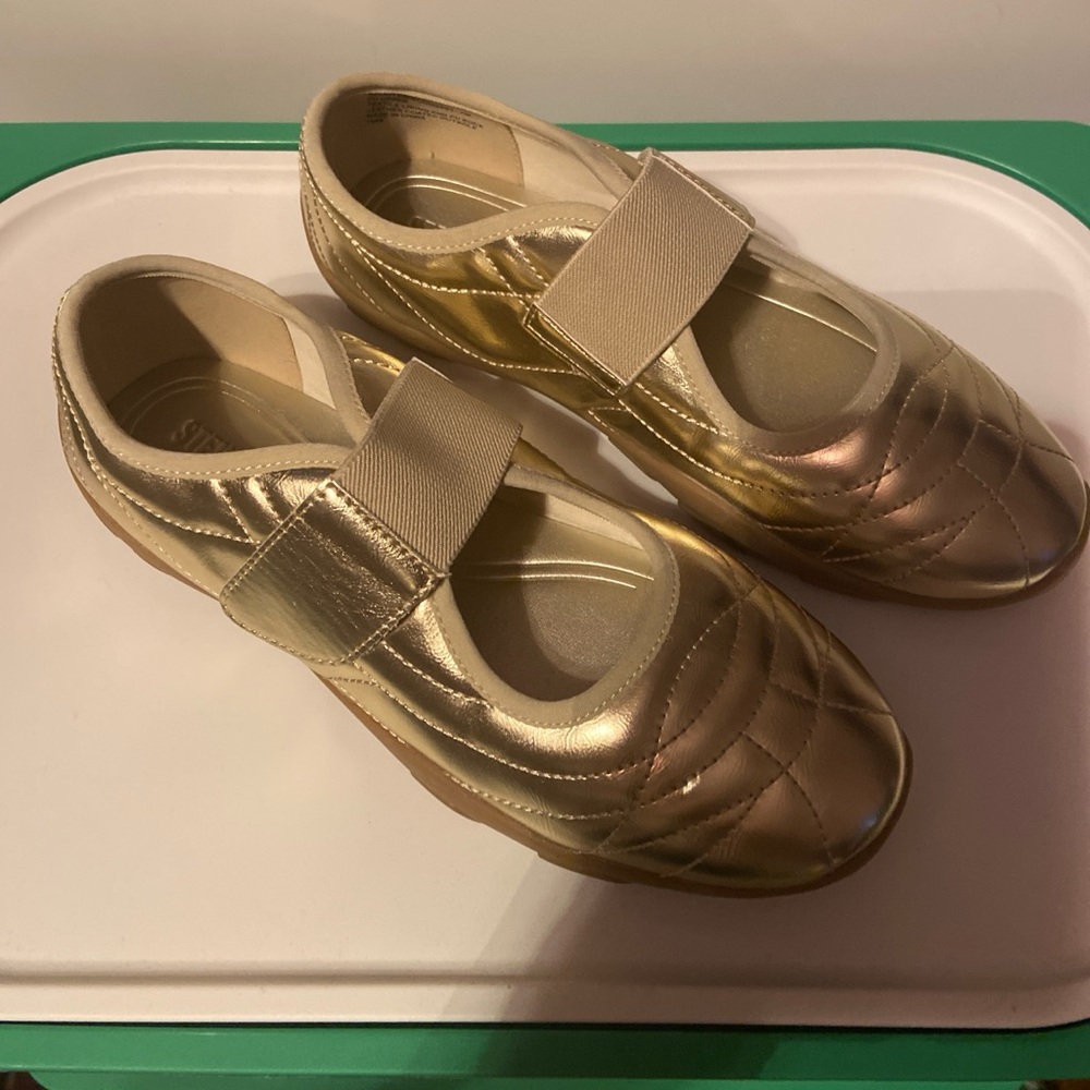 Steven Madden Tan and gold Mary Jane shoes - Picture 2 of 6